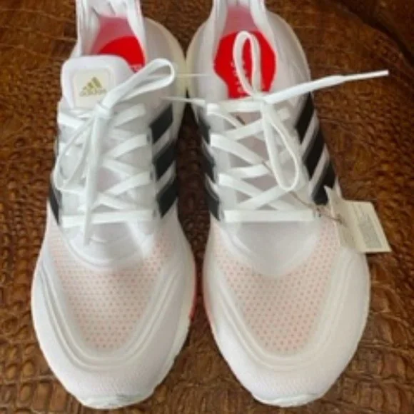 Adidas Women's Ultraboost 21 Running Shoe - Size 10 - Picture 2 of 10